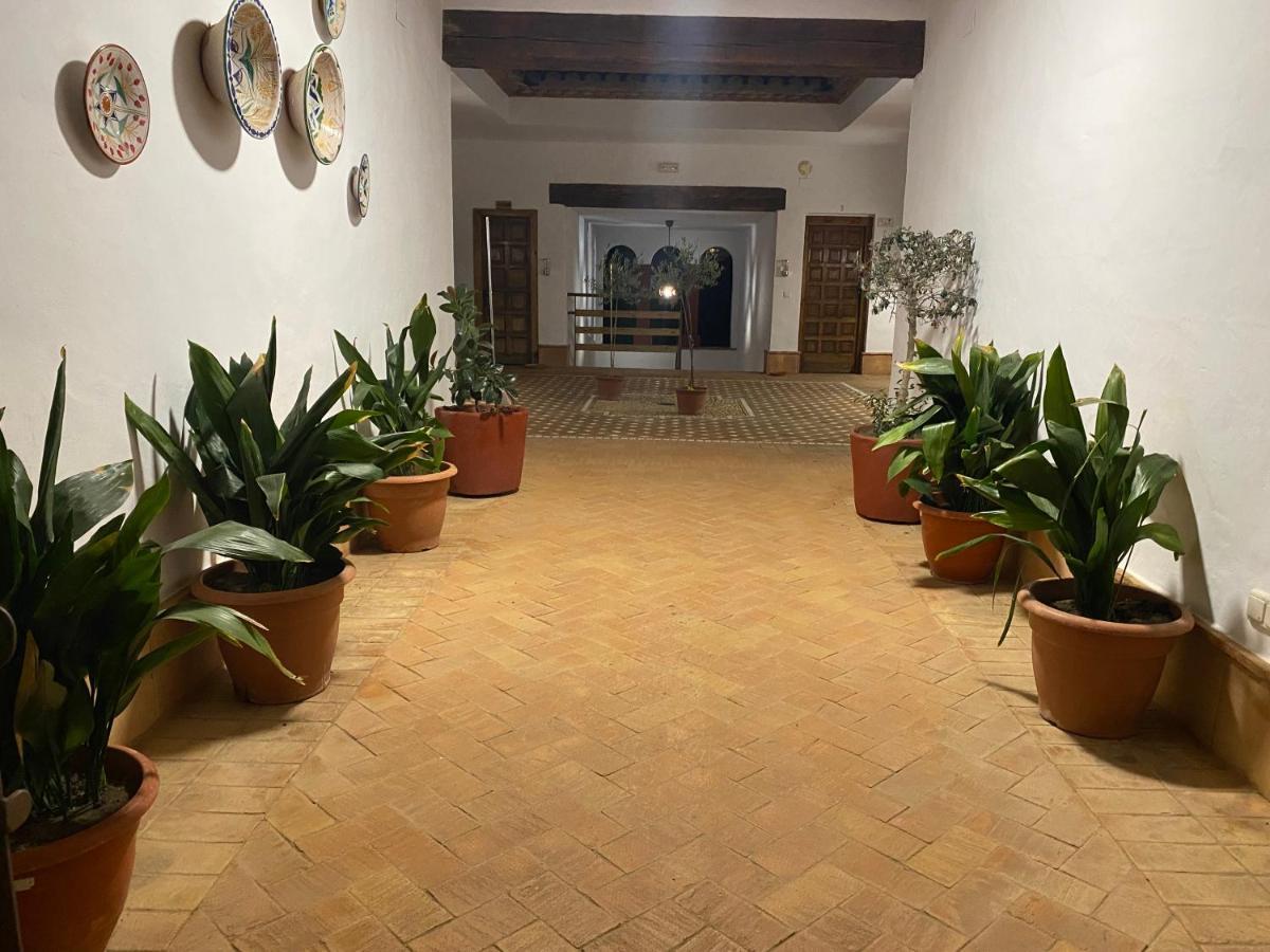 Apartamentos Turisticos - Hostal Los Alisos Aliseda Exterior foto