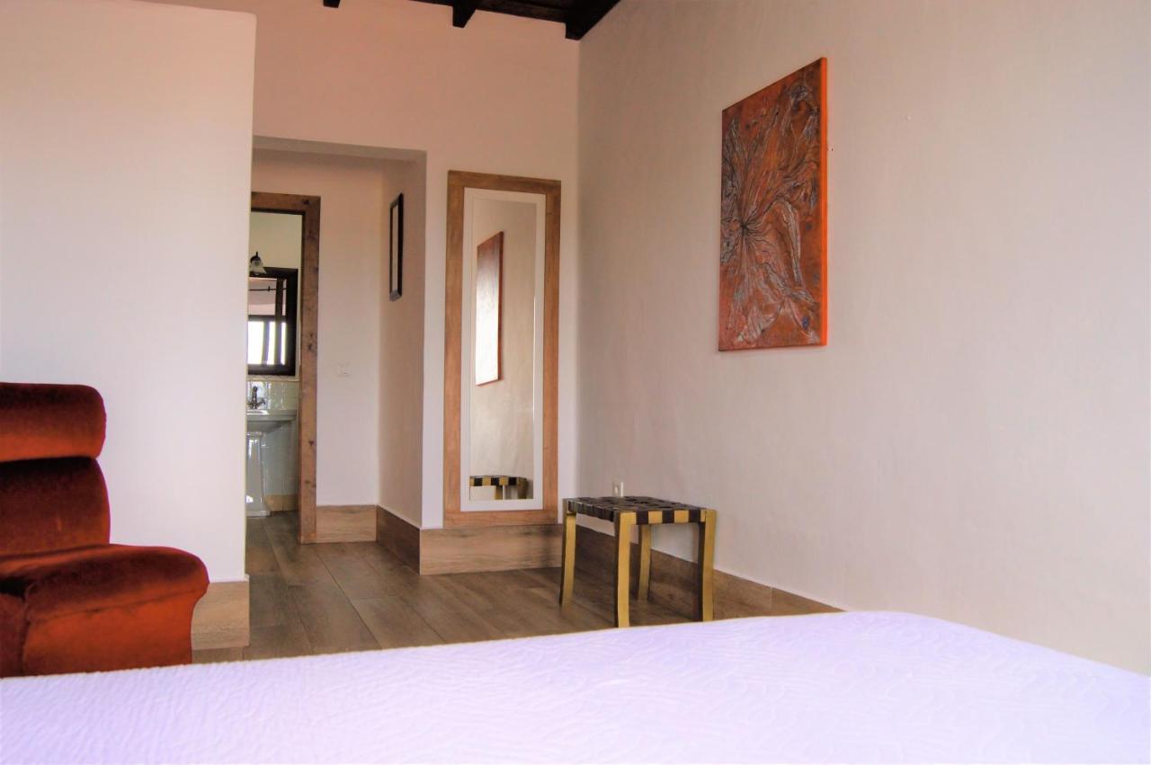 Apartamentos Turisticos - Hostal Los Alisos Aliseda Exterior foto