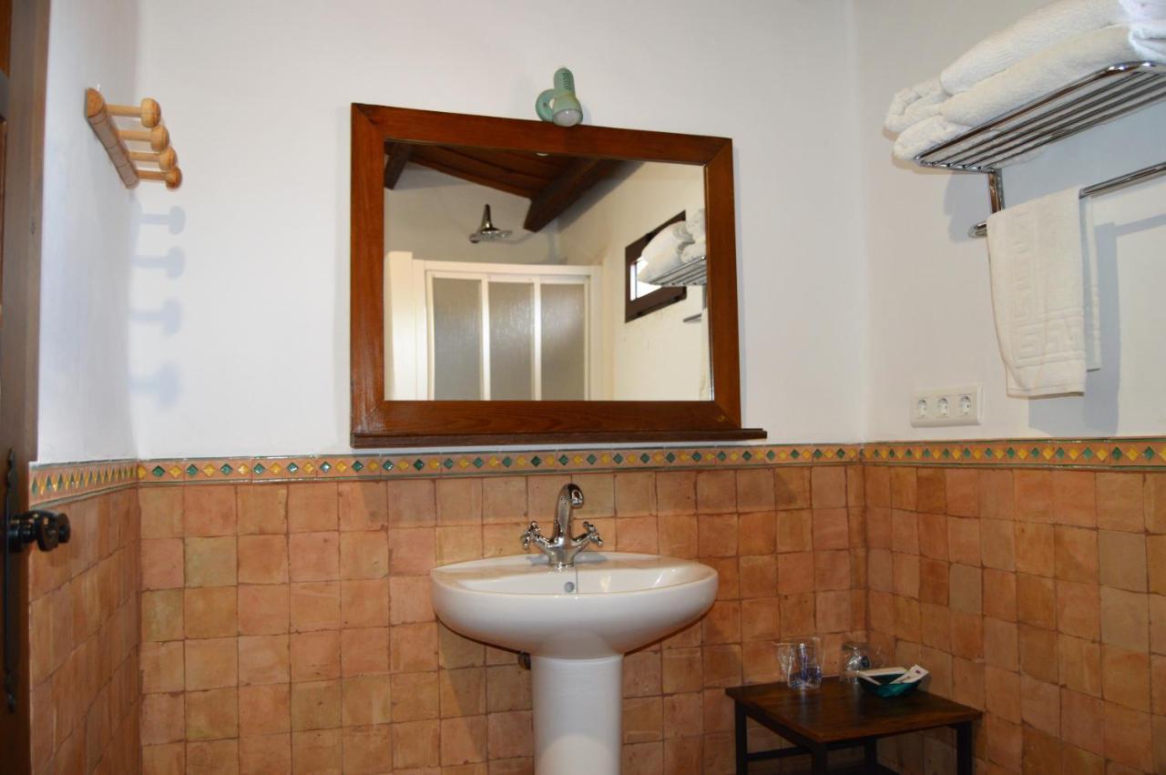 Apartamentos Turisticos - Hostal Los Alisos Aliseda Exterior foto